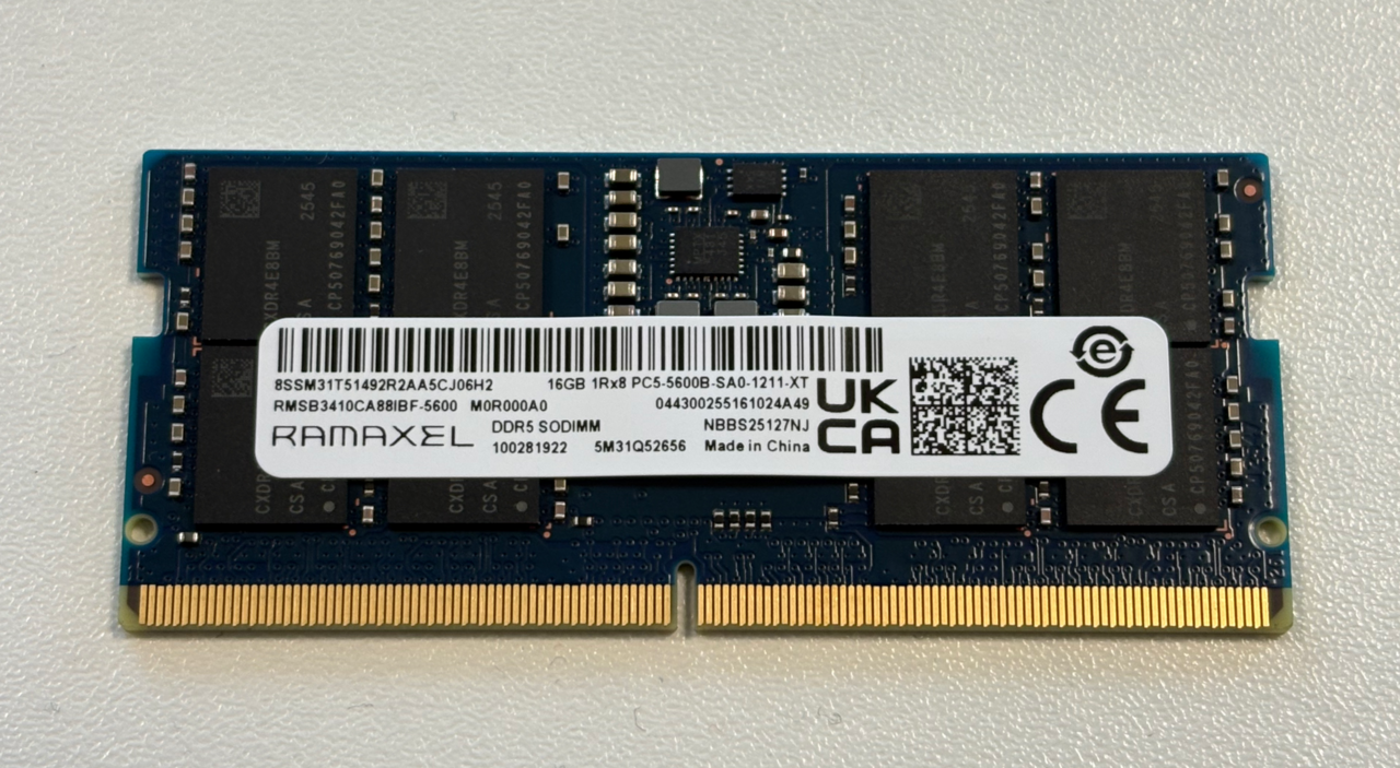 CXMT 晶片製成的 DDR5 手提電腦記憶體模組。檢方指 CXMT 由複製 18 納米製程起步，2023 年量產中國首批 10 納米級 DRAM。