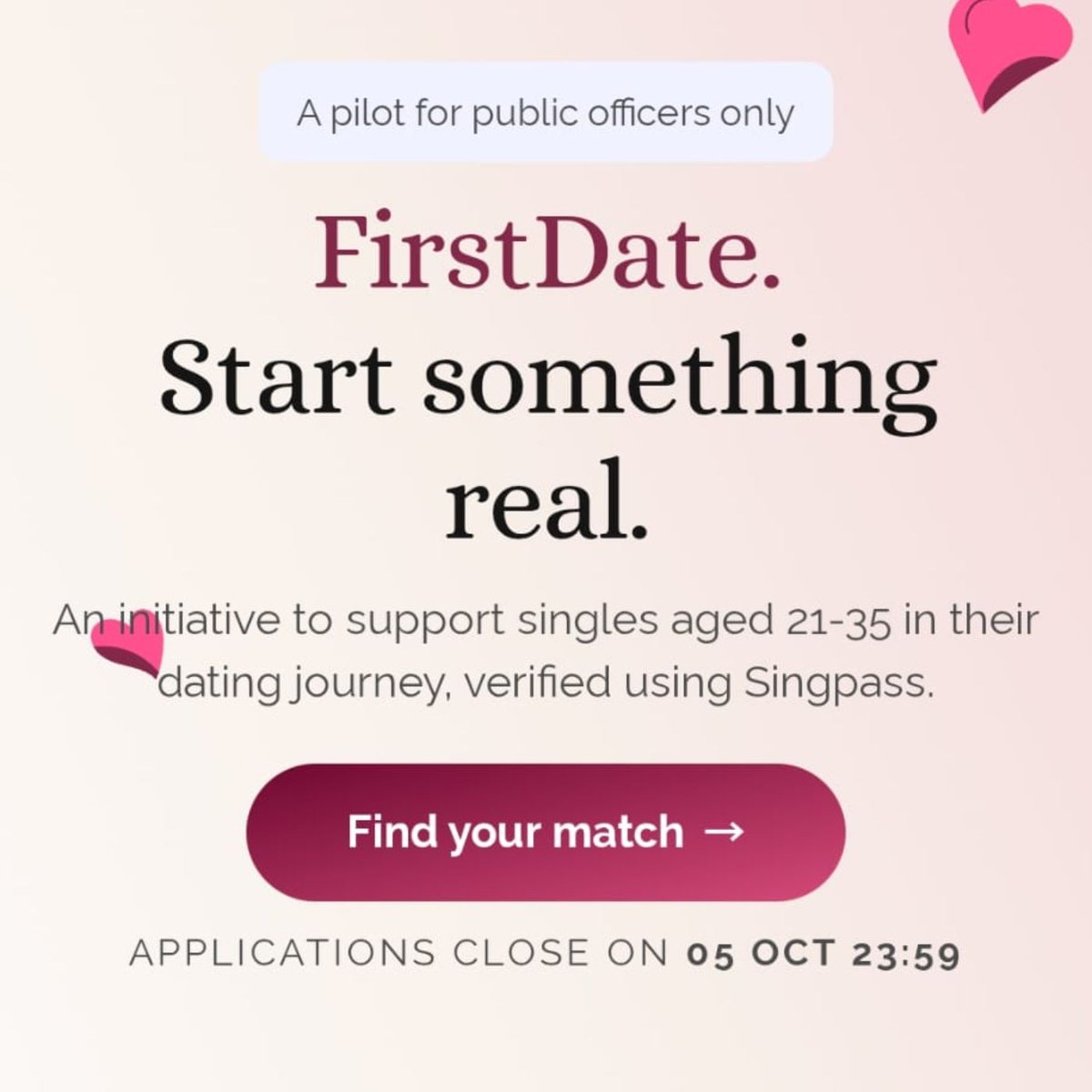 FirstDate 網站首頁，上方寫明「A pilot for public officers only」，副題為支援 21 至 35 歲單身人士、以 Singpass 核實，報名 10 月 5 日 23:59 截止