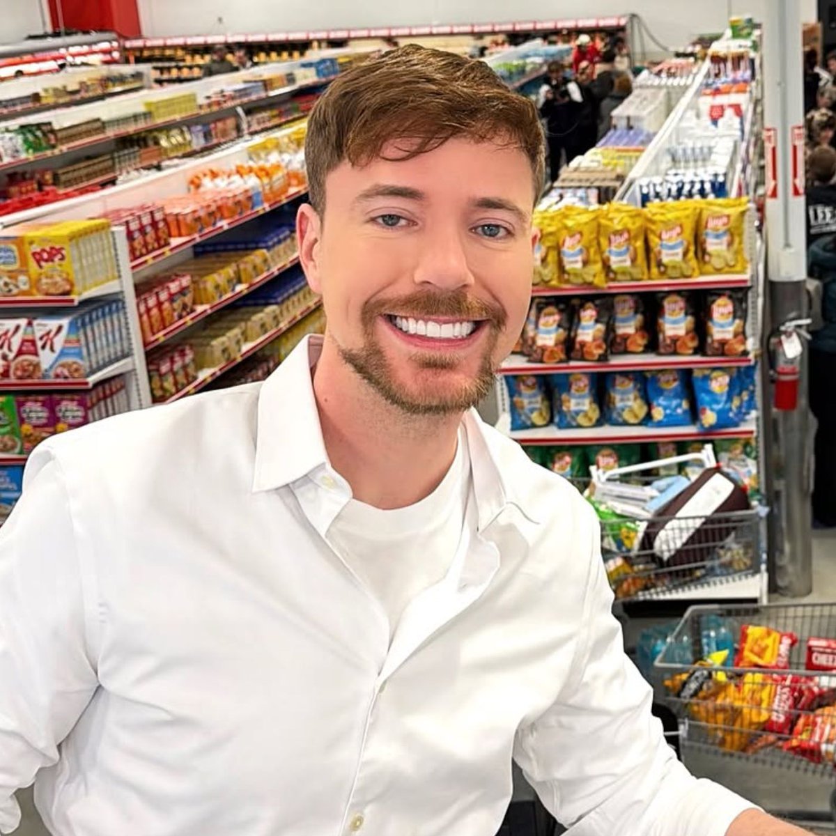 MrBeast 在超級市場內的照片